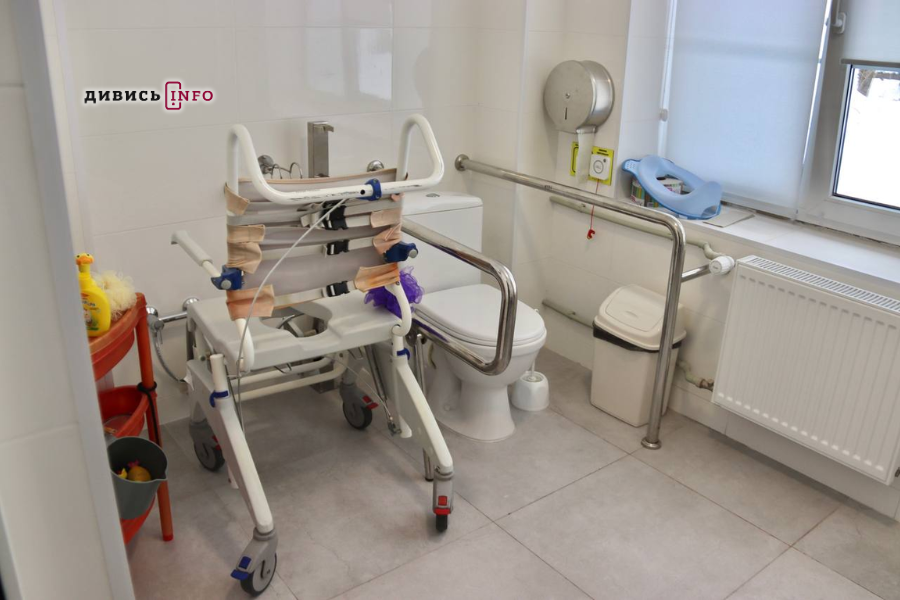 У Львові облаштували тимчасове житло для переселенців на 70 людей (фото) - 7