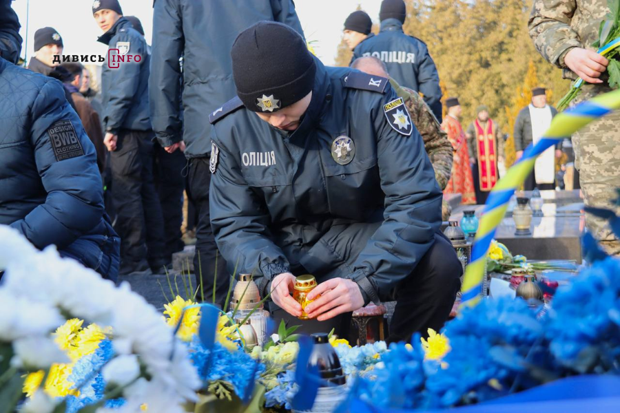 На Личаківському кладовищі у Львові вшанували Героїв Небесної Сотні (фото/відео) - 1