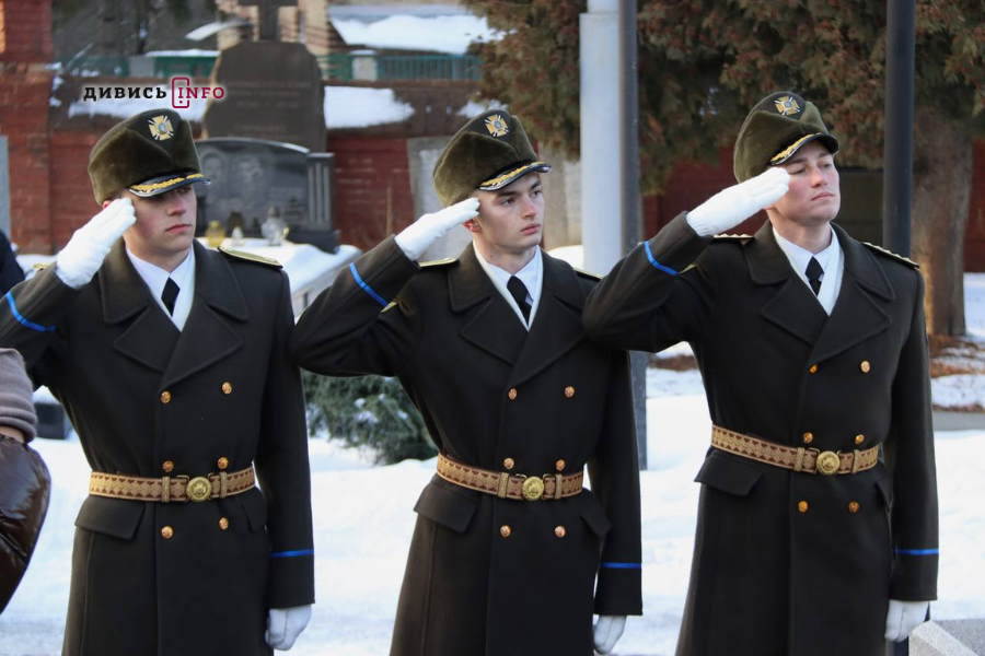 На Личаківському кладовищі у Львові вшанували Героїв Небесної Сотні (фото/відео) - 13