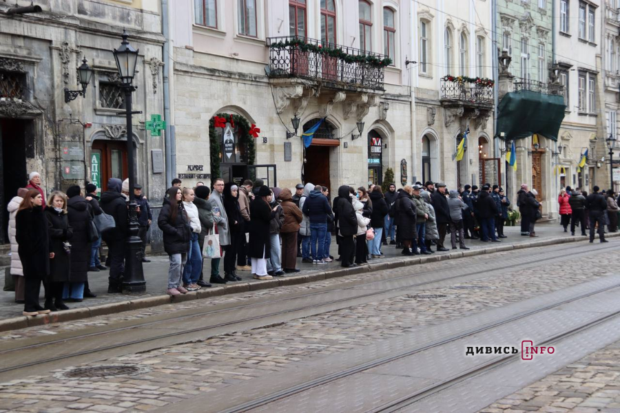 У Львові попрощались з Вікторією Шпилькою — поліцейською, яка загинула внаслідок теракту - 5