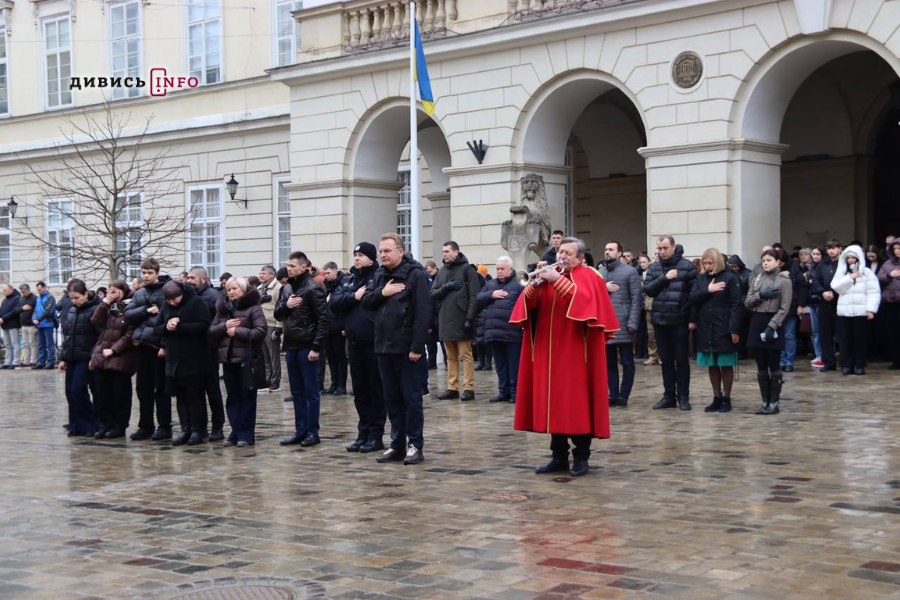 У Львові попрощались з Вікторією Шпилькою — поліцейською, яка загинула внаслідок теракту - 7