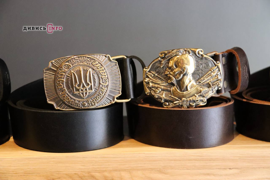 «Атрибутика впиралась тільки в тризуб, стяг і вишиванку»: як львів'яни почали першими в Україні виготовляти унікальні ремені - 4