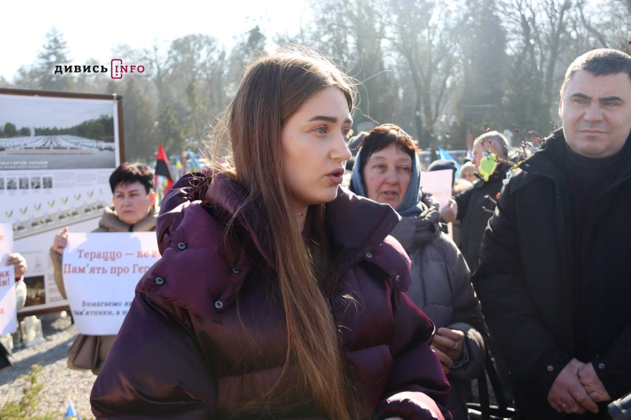 «Поставте нам гідні пам'ятники»: у Львові рідні загиблих воїнів проти запропонованих надгробків (фото) - 6