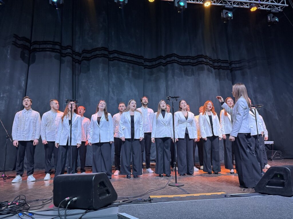 У Львові під час благодійного концерту на лікування Марка Гладиша зібрали понад два мільйони гривень - 1