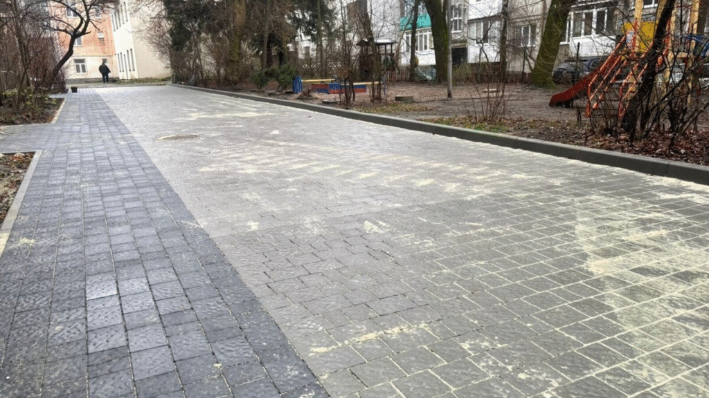 Торік ремонти тротуарів у Львові обійшлися у понад шість мільйонів гривень - 3
