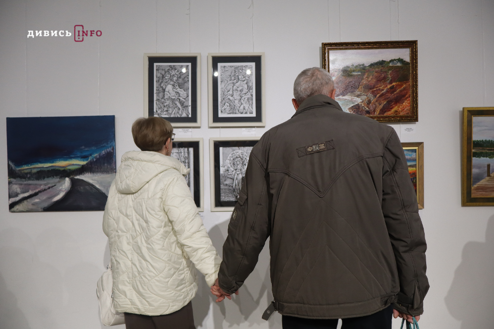 Що побачити на першій виставці непрофесійних митців у Львові (фото) - 6