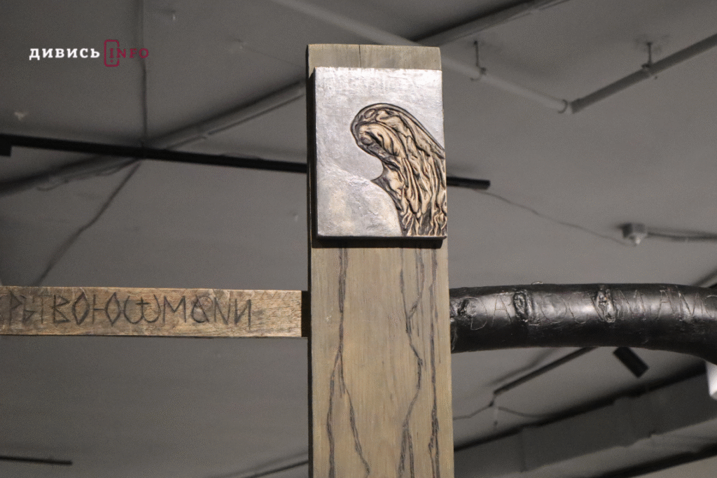 Мистецтво про біль і силу: що показують на виставці «У ядрі» у Львові (фото) - 7