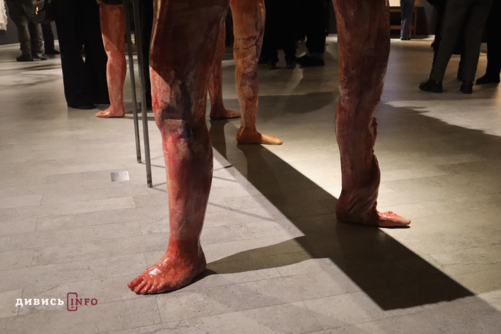 Мистецтво про біль і силу: що показують на виставці «У ядрі» у Львові (фото) - 5