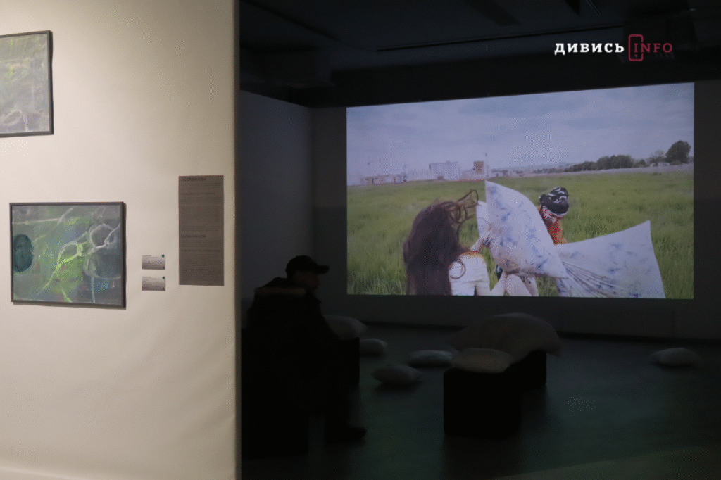 Мистецтво про біль і силу: що показують на виставці «У ядрі» у Львові (фото) - 3