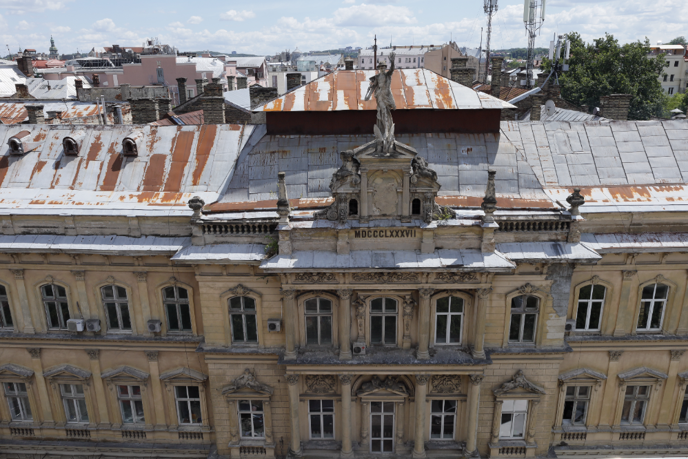 В історичному будинку в центрі Львова реставратори виявили низку автентичних розписів - 2