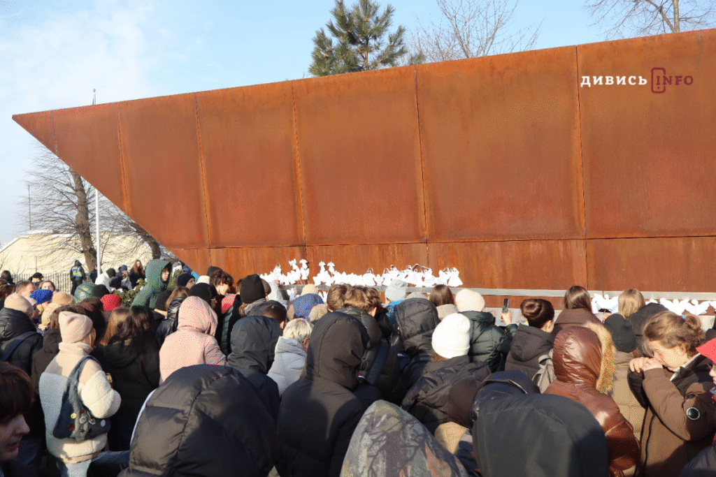 У Львові вшанували пам’ять Героїв Небесної Сотні (фото) - 16