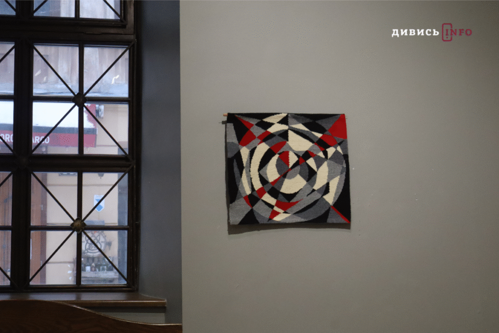 «Коли працюєш із ниткою — це дуже медитативна робота», — розмова з львівською мисткинею, яка тче гобелени - 4