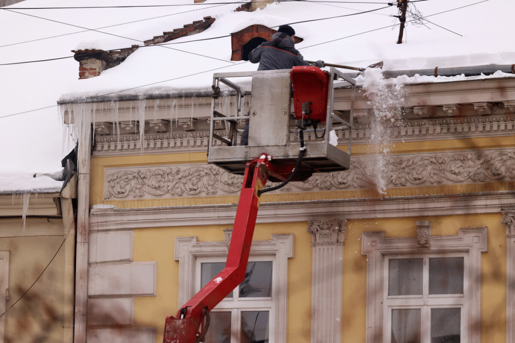 «Справу часто затягують»: які виплати можна отримати за падіння снігу у Львові та в чому нюанси - 6