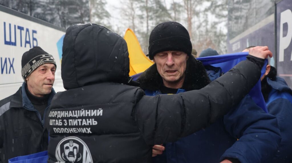 Російська атака на Львів, обмін полоненими, завершення переговорів: головні новини дня - 2