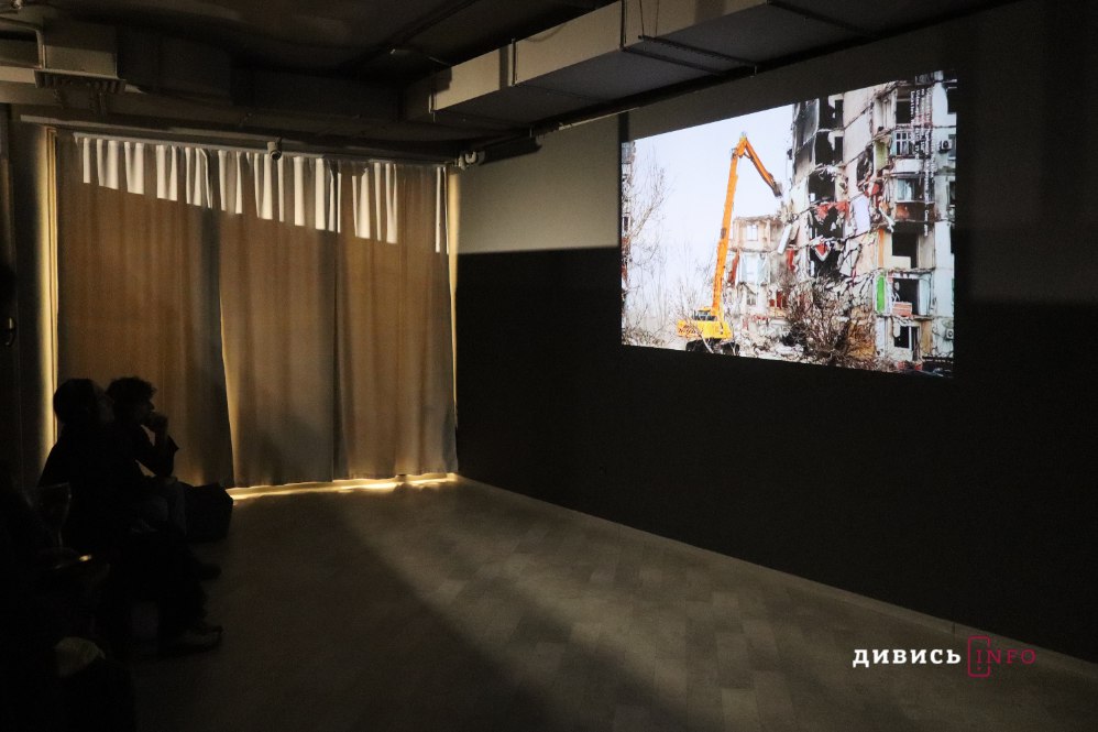 Мистецтво про біль і силу: що показують на виставці «У ядрі» у Львові (фото) - 18