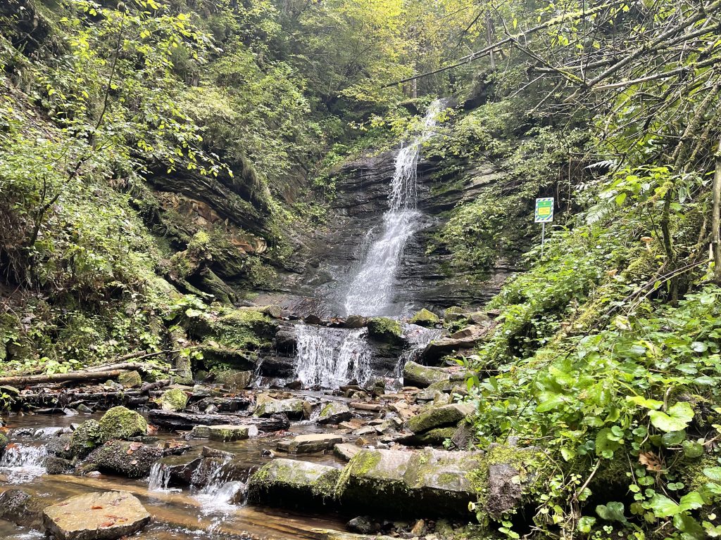 Куди поїхати на Львівщині: водоспади, гори та стародавні пам’ятки - 1
