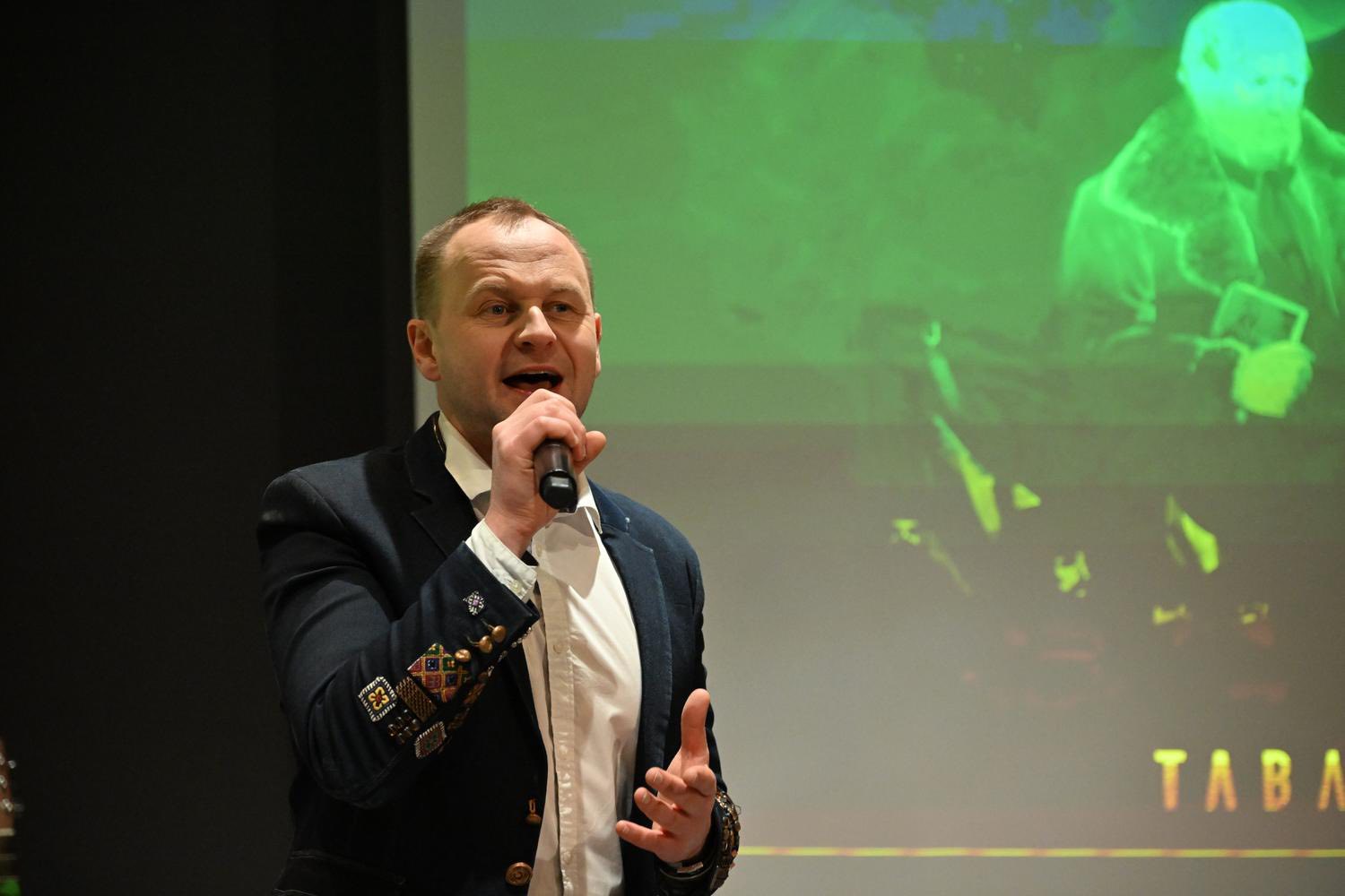 У Львові відкрили виставку «Рушник надії» - 9