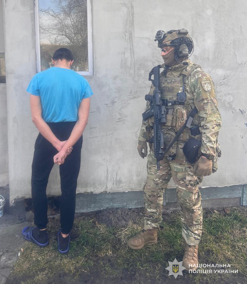 У Львові викрили чоловіка, підозрюваного у зберіганні та збуті дитячої порнографії - 1