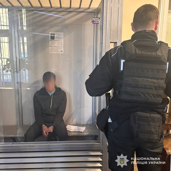 У Львові викрили чоловіка, підозрюваного у зберіганні та збуті дитячої порнографії - 2