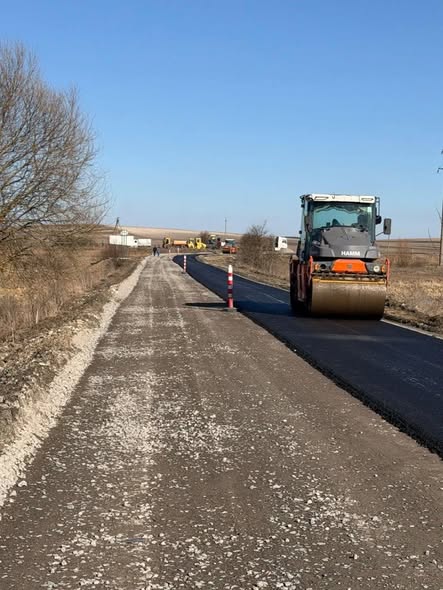 Львівщина прискорила ремонт доріг: понад 72 тисячі м² відновленого покриття з початку року - 3