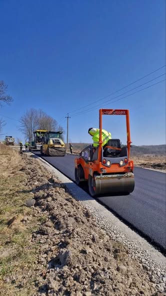 Львівщина прискорила ремонт доріг: понад 72 тисячі м² відновленого покриття з початку року - 4