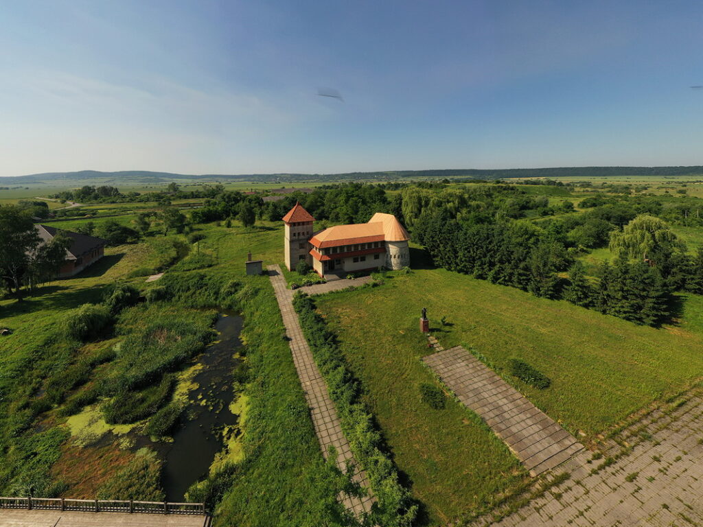 Куди поїхати на Львівщині: водоспади, гори та стародавні пам’ятки - 5
