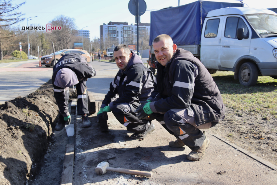 Як у Львові прибирають вулиці після зими (фото) - 2
