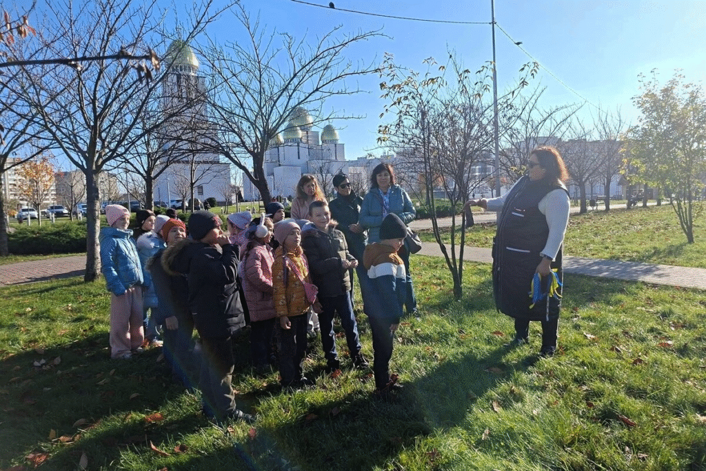 «Від доріжок до дитячих майданчиків»: що відремонтують у львівських парках цього року - 10