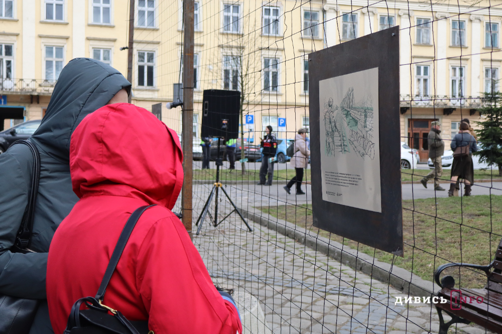 У Львові показали артінсталяцію «Дорога життя», присвячену військовим (фото) - 6