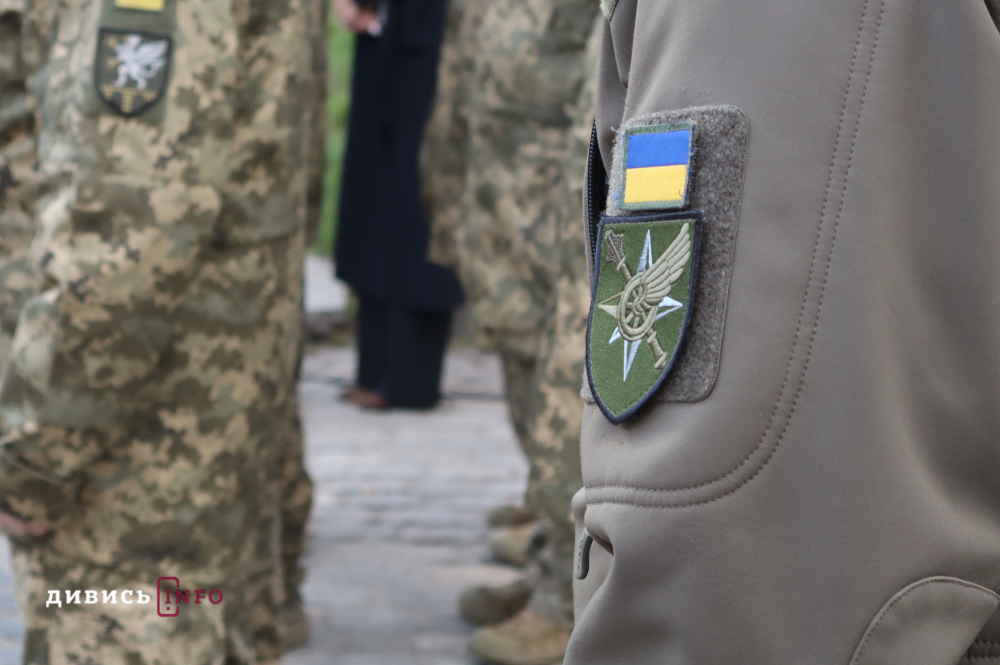 У Львові показали артінсталяцію «Дорога життя», присвячену військовим (фото) - 4