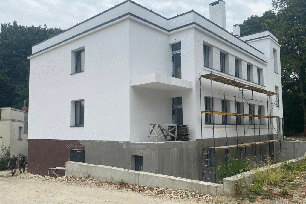 Камери відеонагляду, утеплення будинків, ремонт вікон та дверей: які програми співфінансування діють у Львові - 4