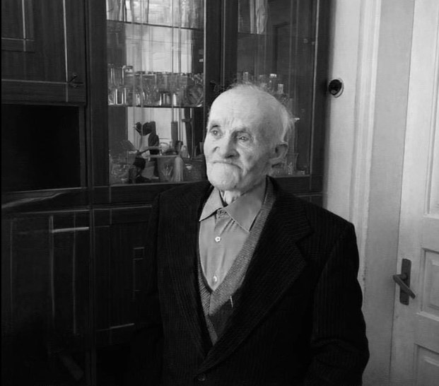 photo_5305772263137285434_x