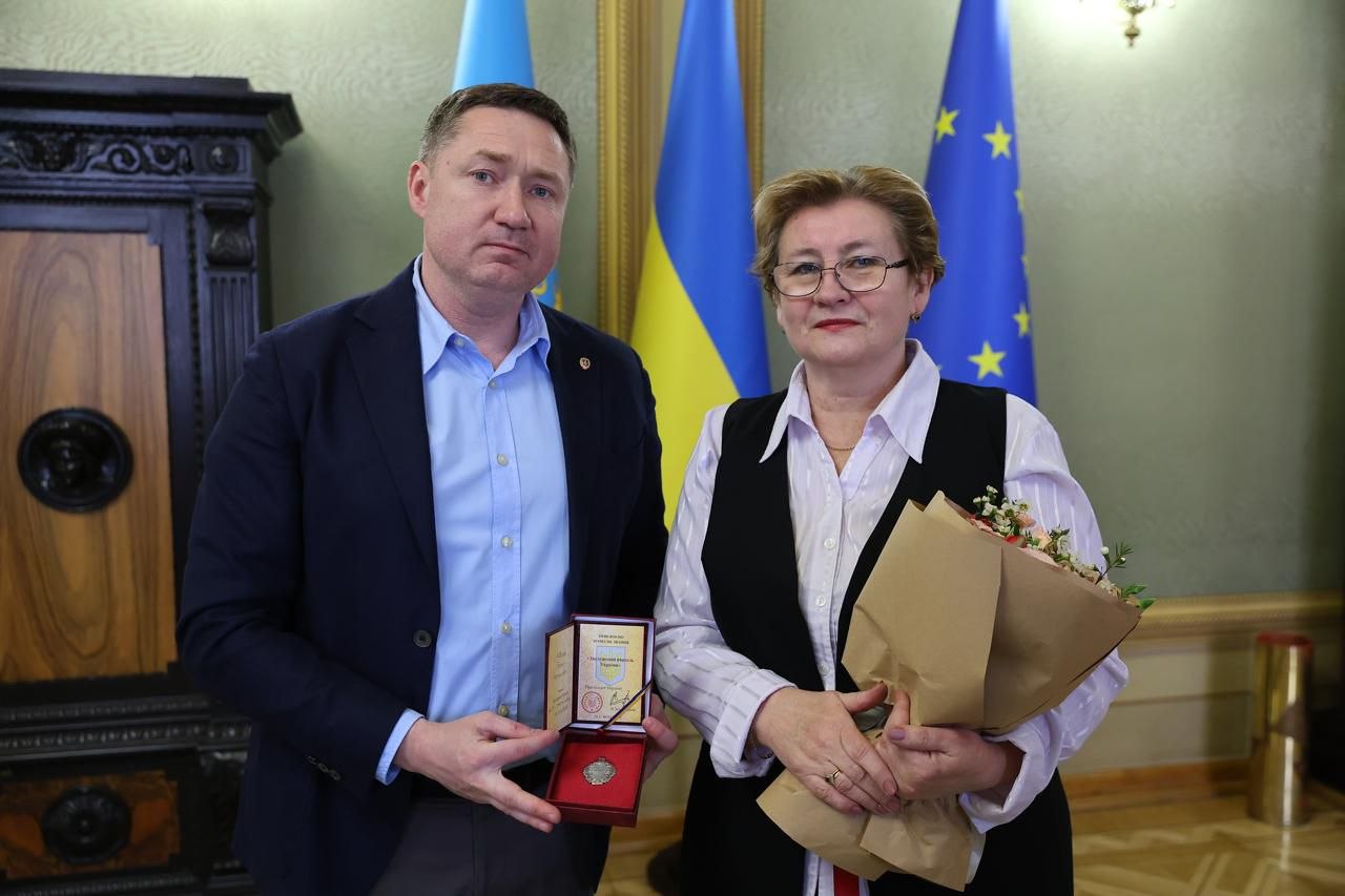 photo_5339059393552651569_y