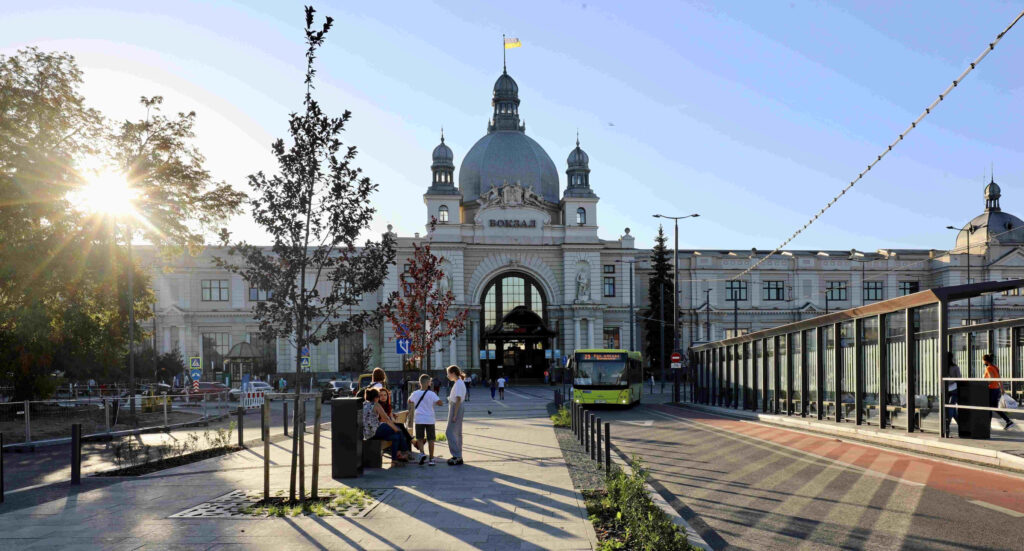 Смерть Патріарха Філарета, обшуки у медзакладах, євроколія у Львові: головні новини дня - 7