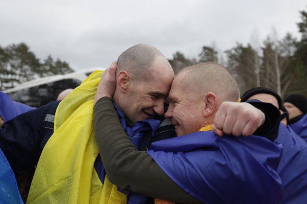 Повернення з полону, тарифи на проїзд та безпекові заходи у Львові: головні новини дня - 2