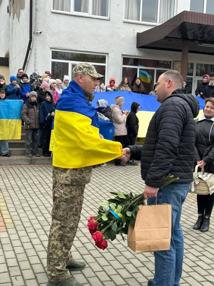 Воїн зі Львівщини повернувся додому після майже 1000 днів полону - 1
