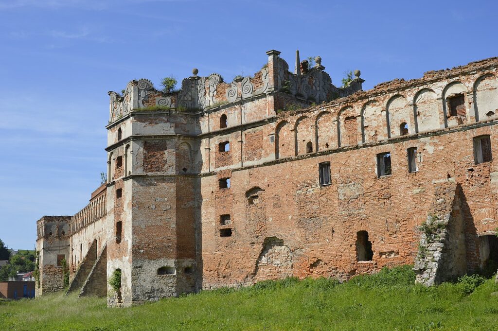 Куди поїхати на Львівщині: від долини «диких тюльпанів» до найбільшого замку - 8