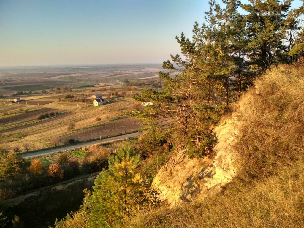 Піші маршрути Львівщини: легкі прогулянки, джерела води та вершини - 5