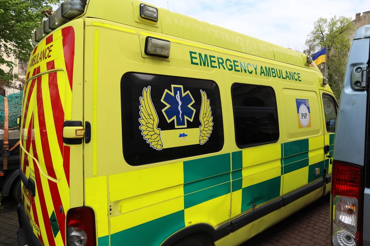 Британські фермери передали для українських військових 38 позашляховиків - 2