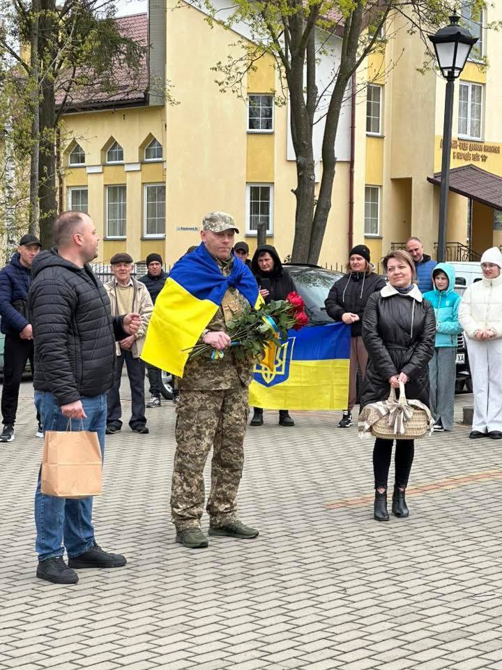 Воїн зі Львівщини повернувся додому після майже 1000 днів полону - 3