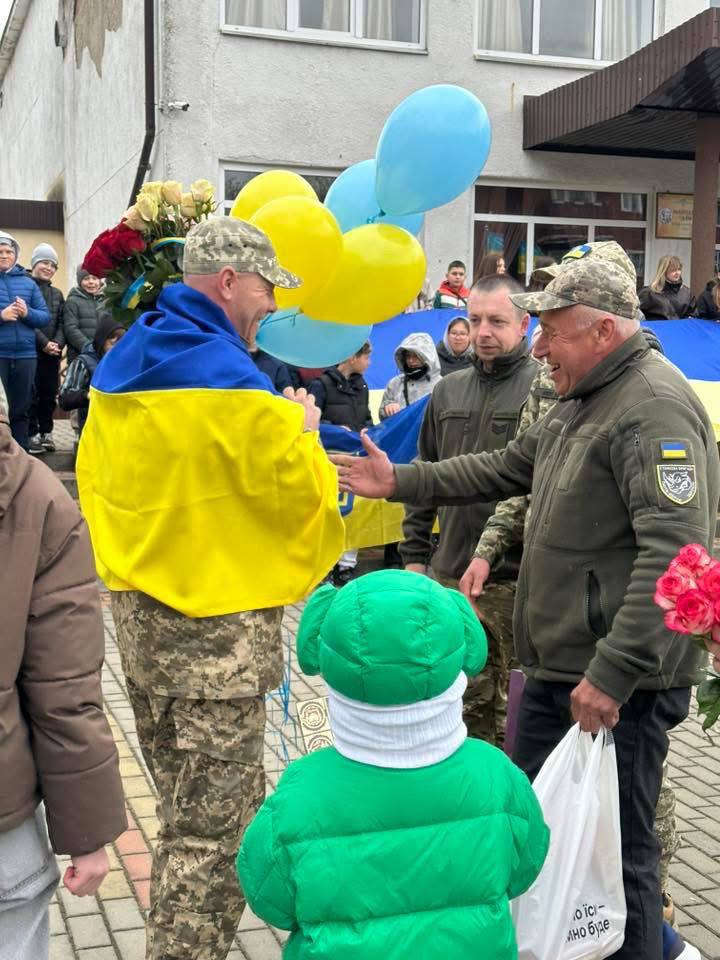 Воїн зі Львівщини повернувся додому після майже 1000 днів полону - 4