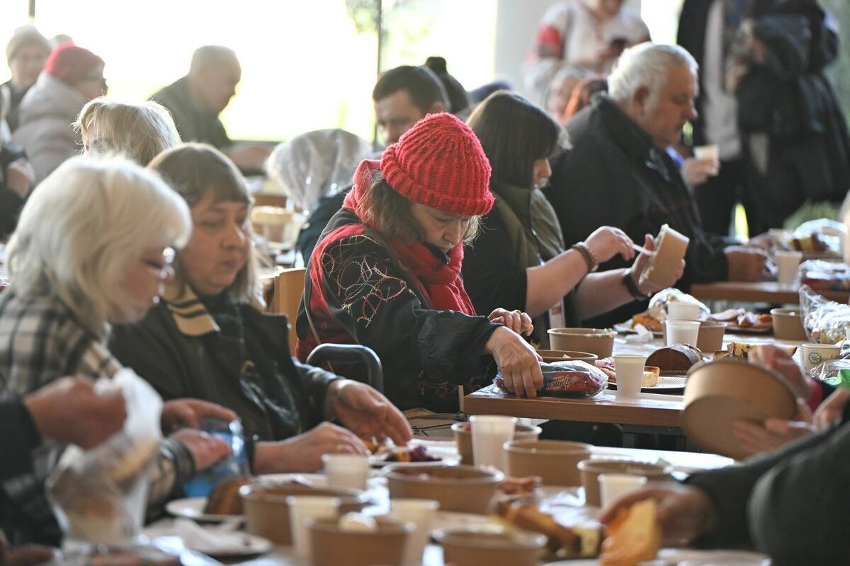 У Львові приготували Великодній сніданок для потребуючих людей - 4