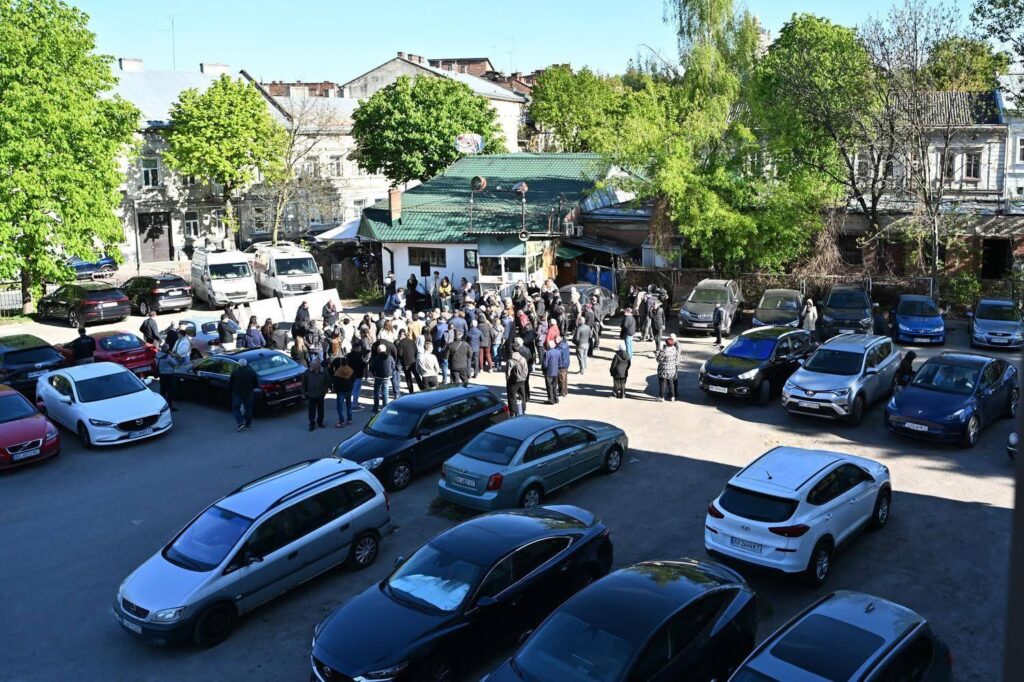 У Львові обговорили майбутнє площі князя Святослава: відбулася виїзна зустріч з мешканцями - 4