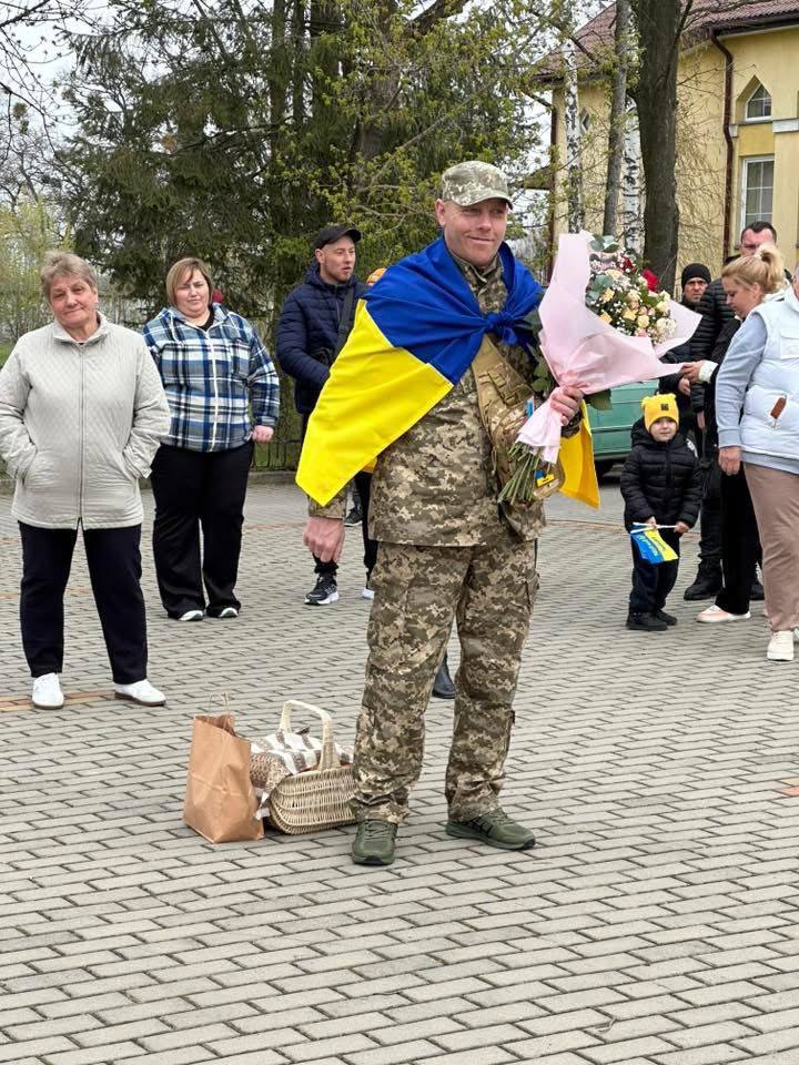 Воїн зі Львівщини повернувся додому після майже 1000 днів полону - 5