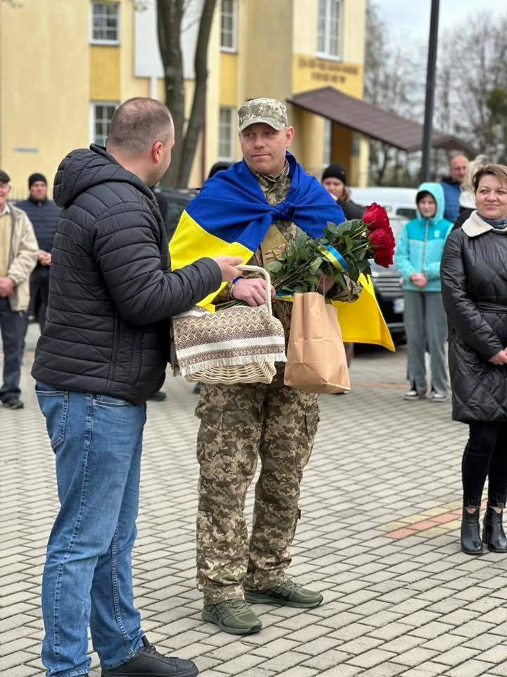 Воїн зі Львівщини повернувся додому після майже 1000 днів полону - 6