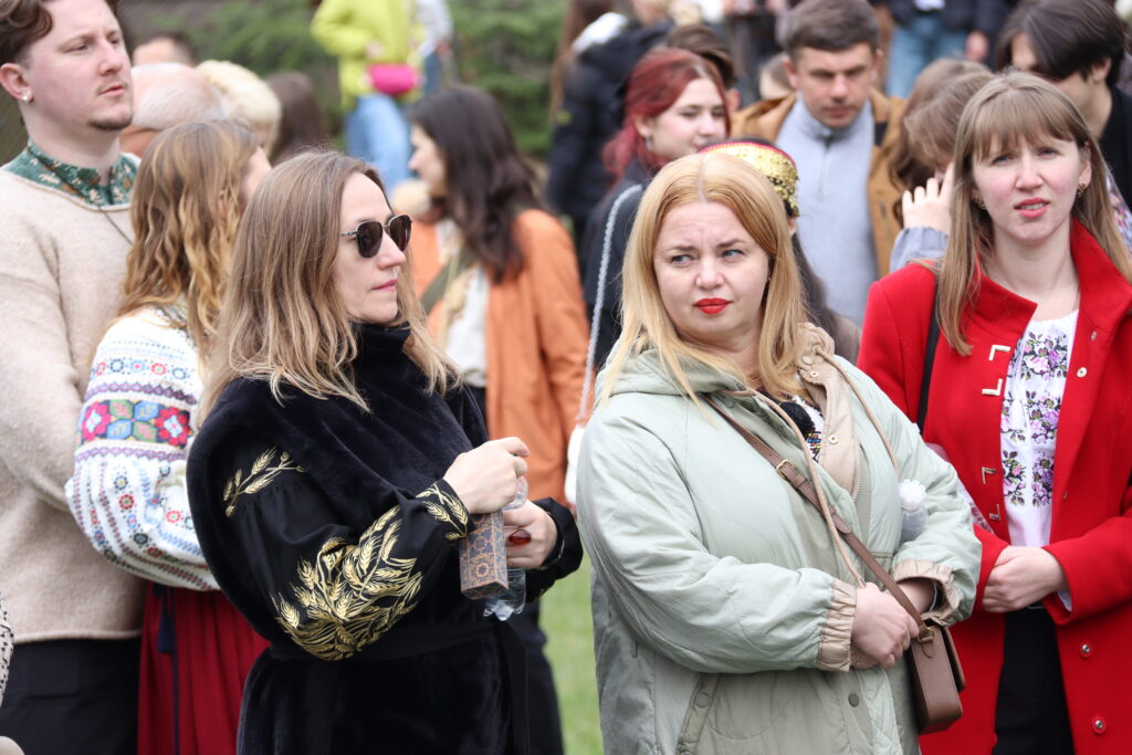 Як у Шевченківському гаю у Львові святкували Великдень (фото/відео) - 36