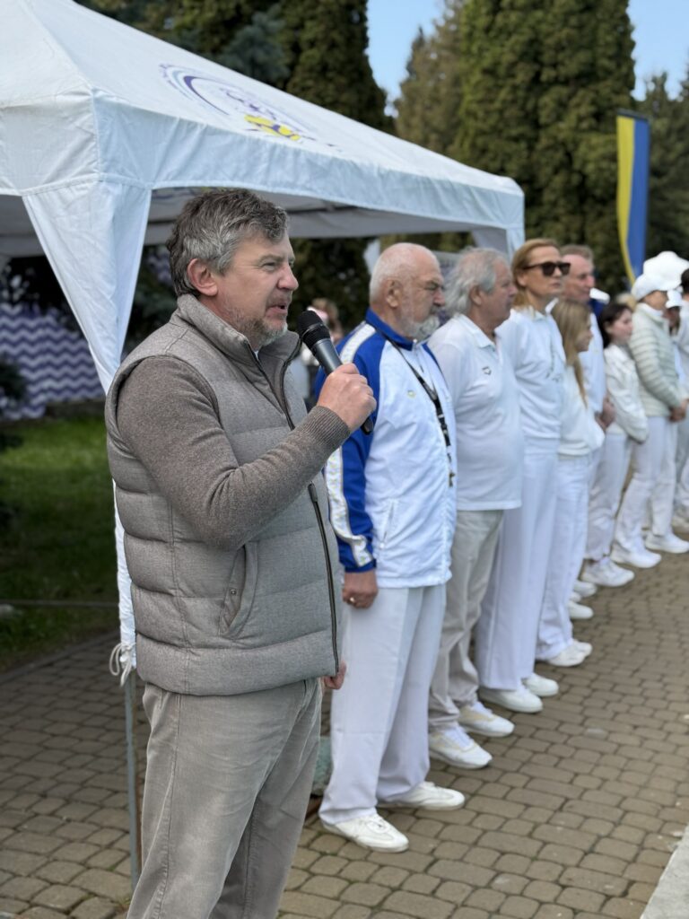 У Львові відбувся відкритий чемпіонат області з плавання за підтримки blago: понад 300 учасників змагалися попри сніг і холод - 4