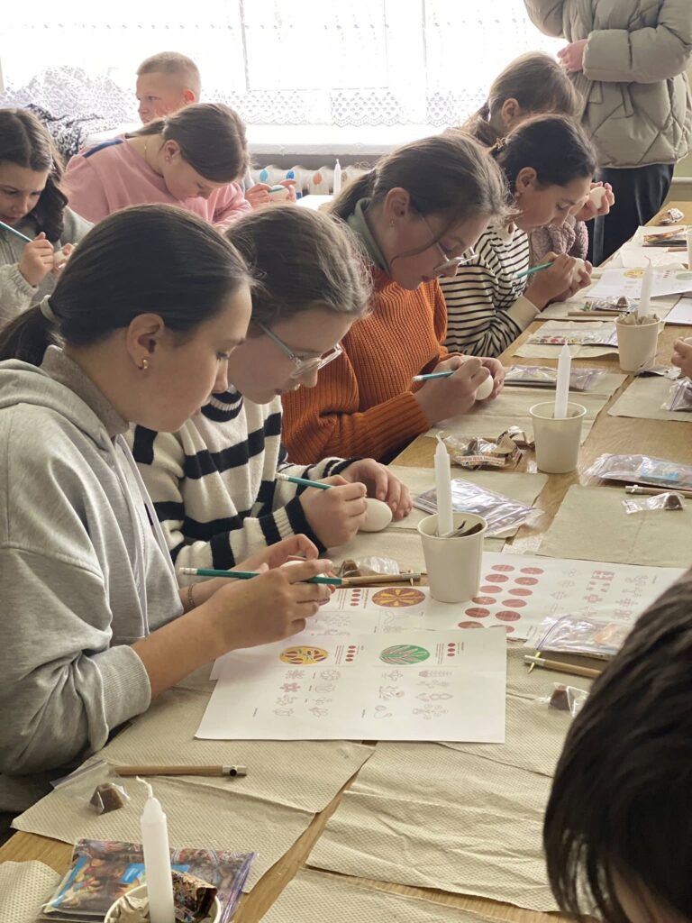 «Великодня веселка» від «Контінентал» вдесяте об’єднала учасників навколо традиції писанкарства - 1