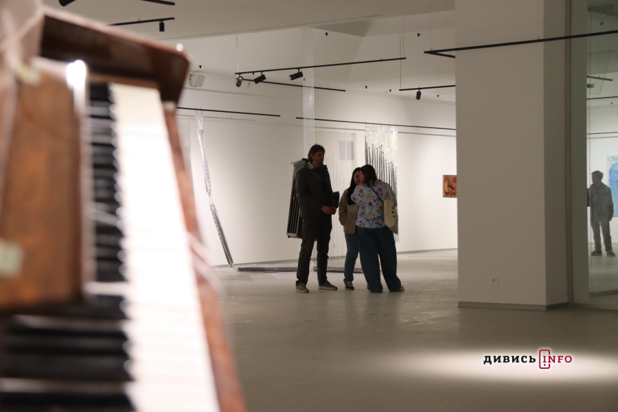 Про здатність відновлюватися і зберігати опору: у Львові відкрили виставку «ОАЗА?» - 7