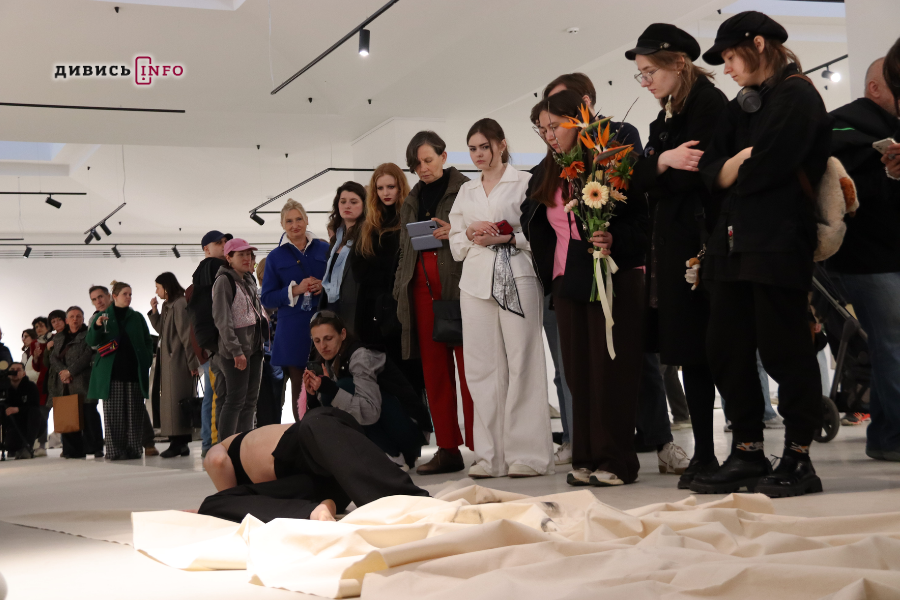 Про здатність відновлюватися і зберігати опору: у Львові відкрили виставку «ОАЗА?» - 5